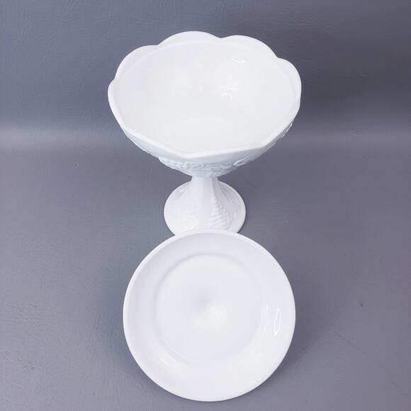 Vintage Indiana Colony Milk Glass Harvest Grapes Wedding Bowl Footed Compote - Picture 5 of 10